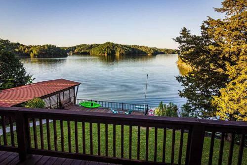 Free Attractions Every Day! - Paradise Point