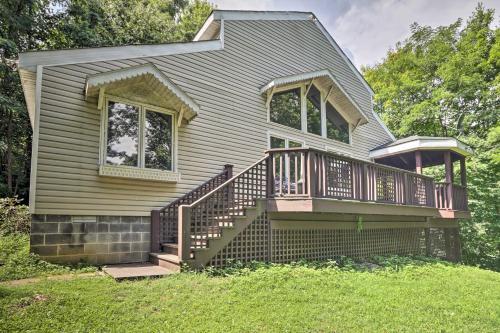 Quaint Home With Pool Access - 3 Miles To Downtown!