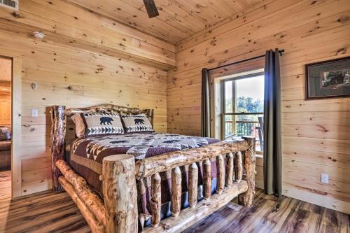 Spacious Mountain Retreat With Hot Tub And Views!