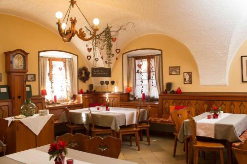 Hostal Gasthof Post