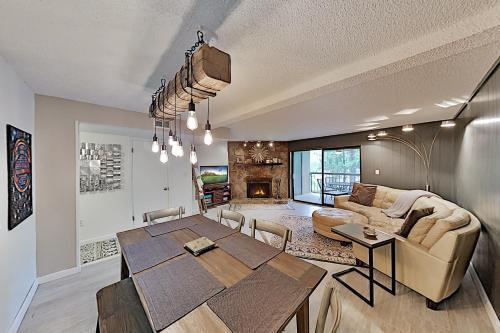 Apartamento Yeti's Hideaway With 3 Pools Near Skiing, Dining Condo