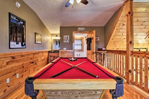 Breathtaking View Cabin With Covered Deck And Hot Tub