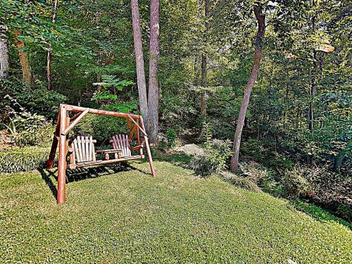 Mountain-view Estate On 1.61 Acres - Sleeps 25 Villa