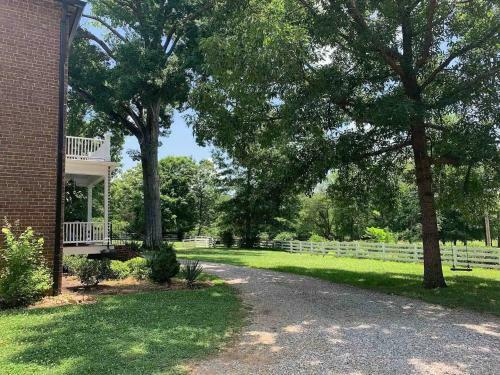 Historic Boyd Harvey Main House & Grounds