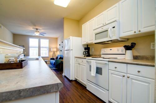 Apartamento Loft Style 1.5 Bedroom Walk 2 Downtown! Sleeps 6!