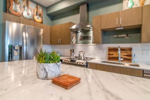 Apartamento Lllume - New Green Community - Poolside End Unit Condo