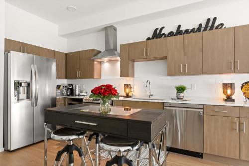 Apartamento Illume - Pool-view Corner Unit - Nash 319 Condo