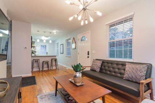Quaint Music City Bungalow Retreat