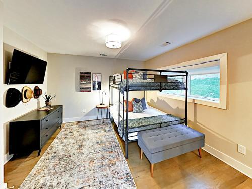 1011a 12th Ave North Townhome Townhouse