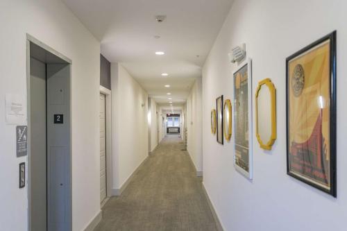Artsy Inglewood Condo