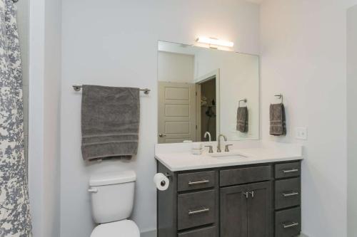 Artsy Inglewood Condo