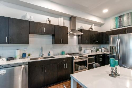 Apartamento Illume - Ultramodern Community - Poolside Patio Condo