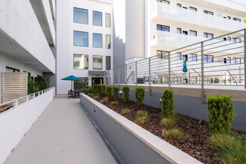 Apartamento Illume - Ultramodern Community - Poolside Patio Condo