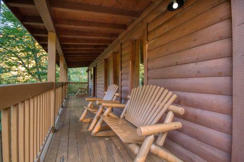 Whispering Waters #208 By Aunt Bug's Cabin Rentals
