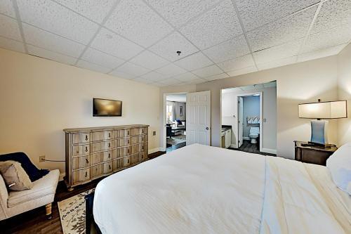 Apartamento Corner Unit With Pool & Superb River Views Condo