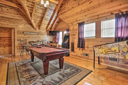 Pigeon Forge Cabin With Games, 1 Mi To Parkway!