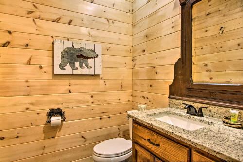 Riverfront Cabin With Hot Tub - 3 Miles To Dollywood
