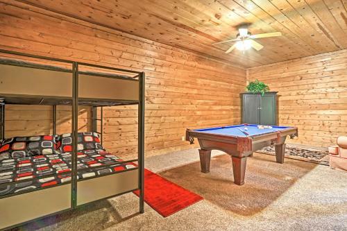 2,100 Sq Ft Mtn Retreat Hot Tub, Bbq And Deck!