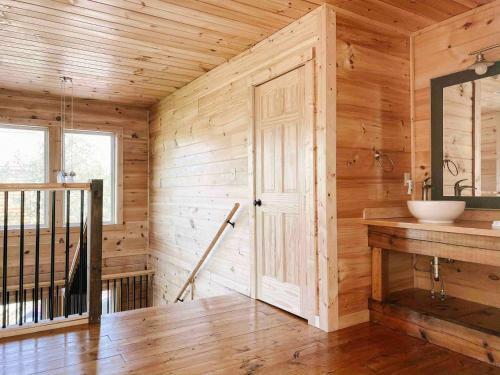 Mountain Splash -heated Indoor Pool, Hot Tub, Arcade Game Room