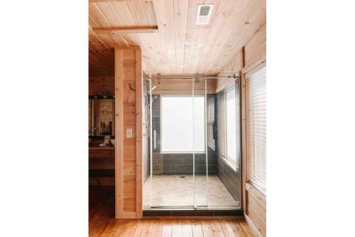 Mountain Splash -heated Indoor Pool, Hot Tub, Arcade Game Room