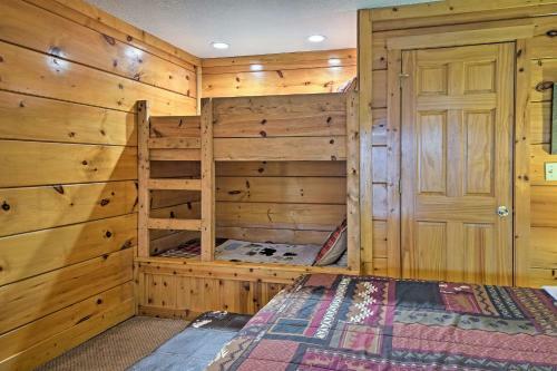 Pigeon Forge Resort Studio Cabin On Dollywood Ln!