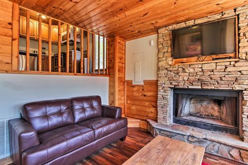Secluded And Private Smoky Mtn-view Cabin With Fire Pit