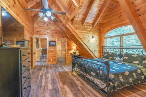 Smokystays 6 Bedroom Cabin