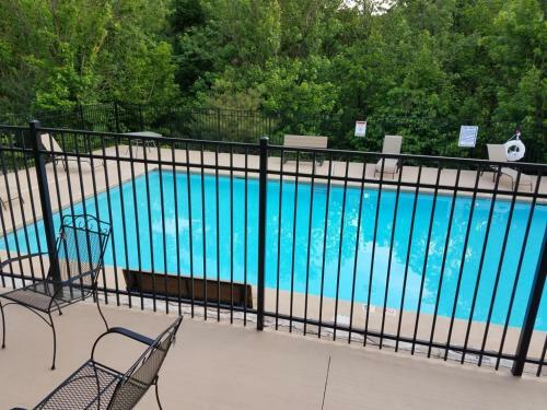 Mountain Dreaming: Hot Tub And Nearby Pigeon Forge!