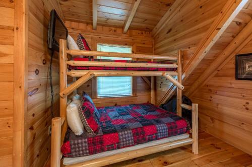 Mountain Dreaming: Hot Tub And Nearby Pigeon Forge!