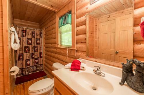 Mountain Dreaming: Hot Tub And Nearby Pigeon Forge!