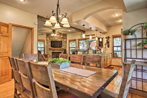 Mtn Escape Hot Tub, Game Room, Bbq And More!