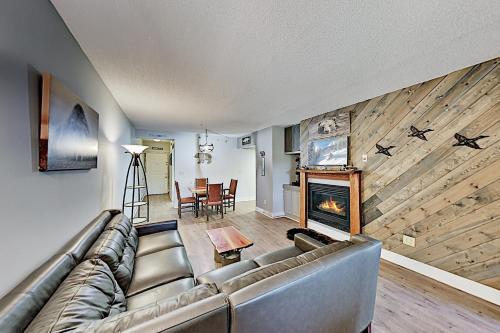 Apartamento River Place Condo - Mountain & River Views, Pool Condo
