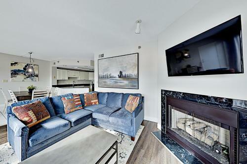 Apartamento Top-floor Condo - River & Mountain Views - Pool