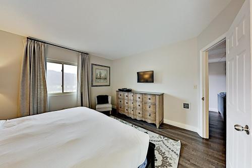 Apartamento Dual-suite Riverside Condo - Pool, Mountain Views Condo