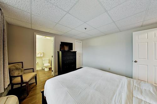 Apartamento Dual-suite Riverside Condo - Pool, Mountain Views Condo