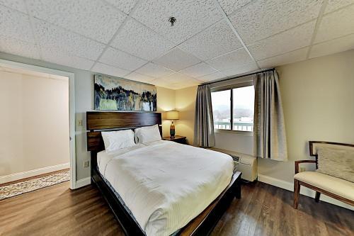 Apartamento Dual-suite Riverside Condo - Pool, Mountain Views Condo