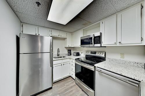 Apartamento Dual-suite Riverside Condo - Pool, Mountain Views Condo