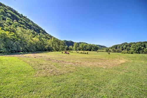 Apartamento Rogersville Barn Apt On 27 Tranquil Acres With Pond!