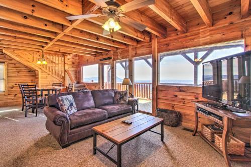 Upscale Retreat With Deck, Hot Tub, And Stunning Views