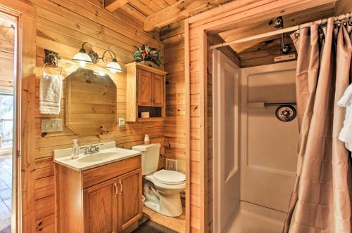 Rustic Pigeon Forge Mtn Cabin With Hot Tub And Views!