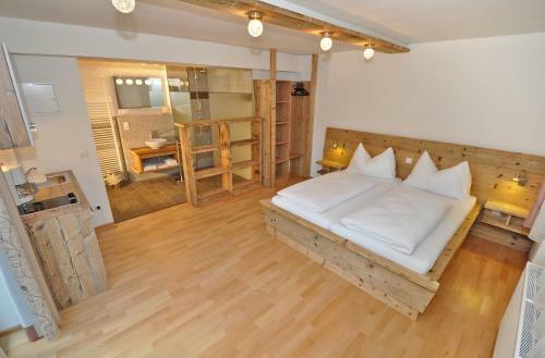 Hostal Gasthof Pension Wei�es R�ssl