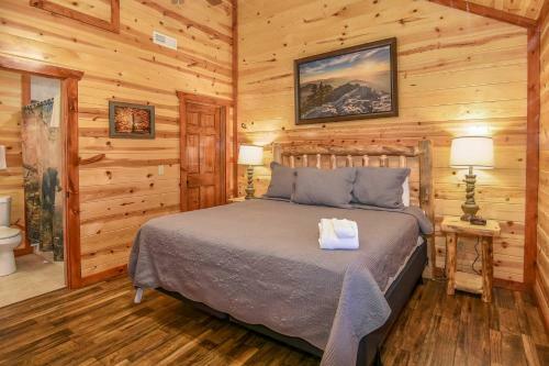 Smokystays Indoor Pool Cabin