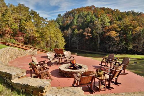 Honey J's Mountain Retreat