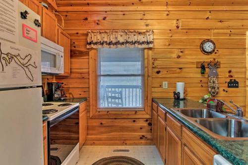 Rustic Sevierville Cabin With Spacious Porch And Views!