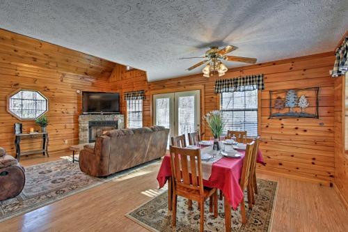 Sevierville Cabin With Hot Tub, Views And Pool Access!