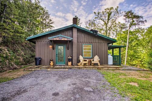 Secluded Cabin With Hot Tub, 3 Mi To Pigeon Forge!