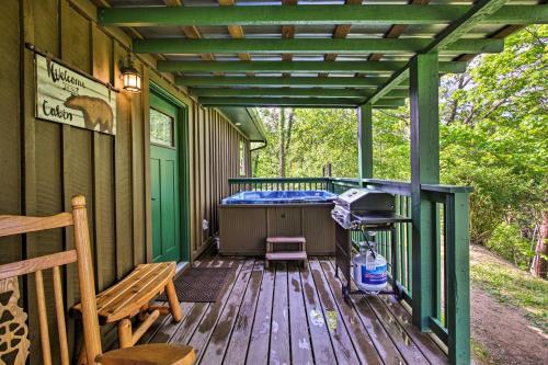 Secluded Cabin With Hot Tub, 3 Mi To Pigeon Forge!