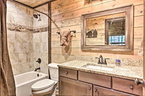 Lavish Residence With Indoor Pool Near Pigeon Forge!