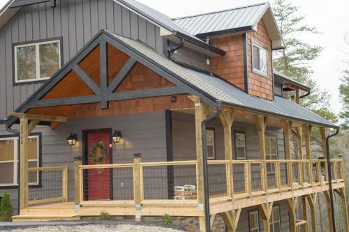 All Decked Out Cabin
