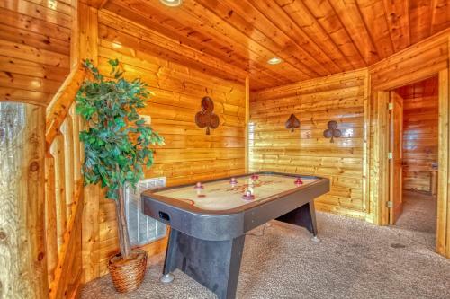 Tennessee Treasure #232 By Aunt Bug's Cabin Rentals